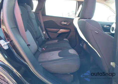 2018 Jeep Cherokee Latitude Fwd z USA, uszkodzony, nr VIN 1C4PJLCB2JD537456